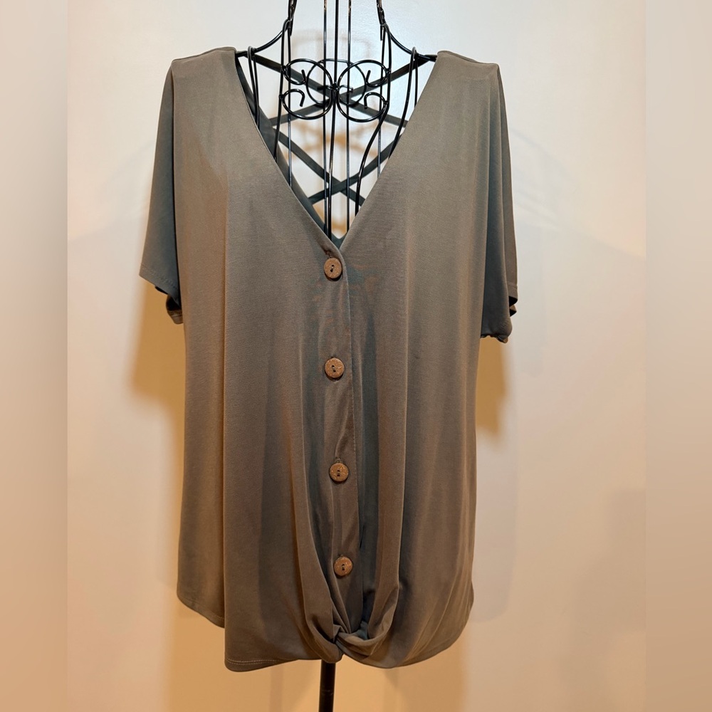 APRICOT Olive V-Neck Button-Front Short‎ Sleeve Top